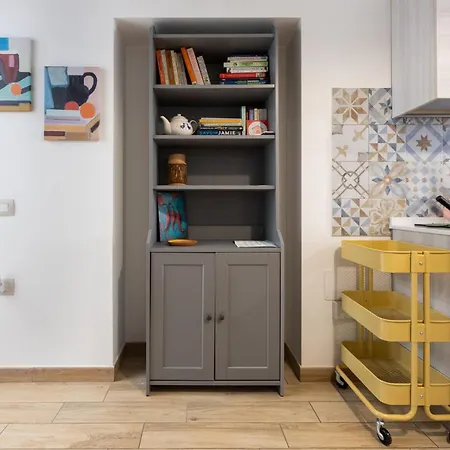 Guesthost - My Little Pink House Apartman