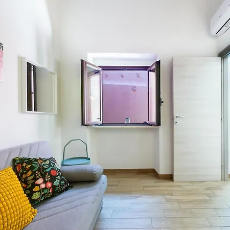 Guesthost - My Little Pink House Apartman